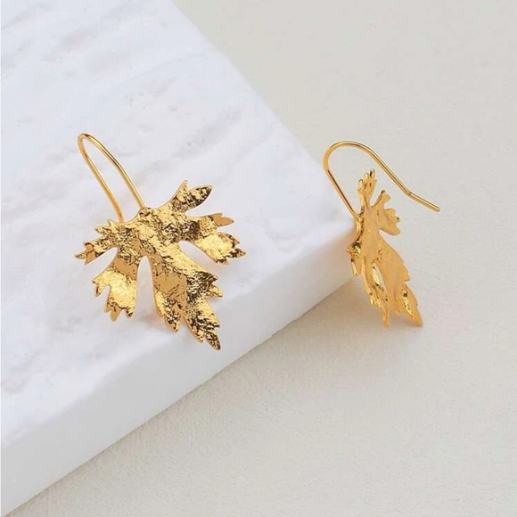 n e w | gold autumn leaf earrings ๐ - Picture 3 of 5